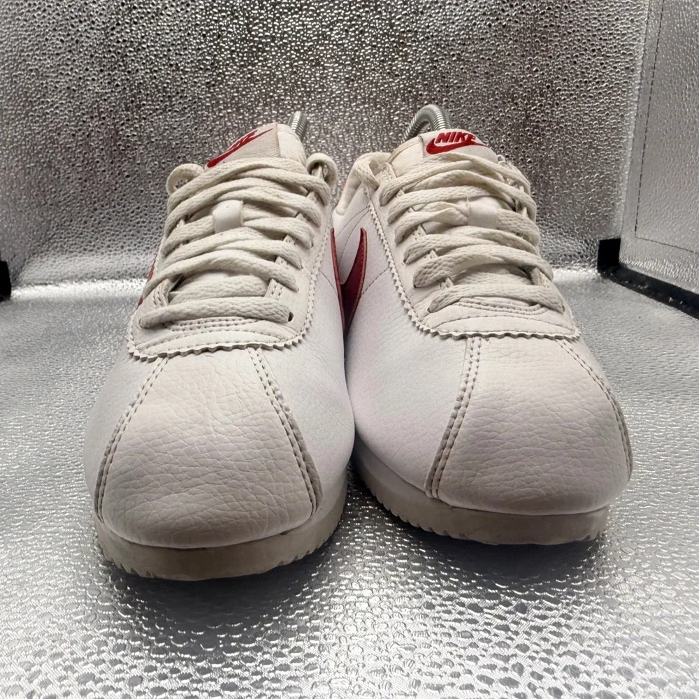 Size 6.5 Nike Cortez Basic Sneakers Womens White Excellent Classic Leather Retro